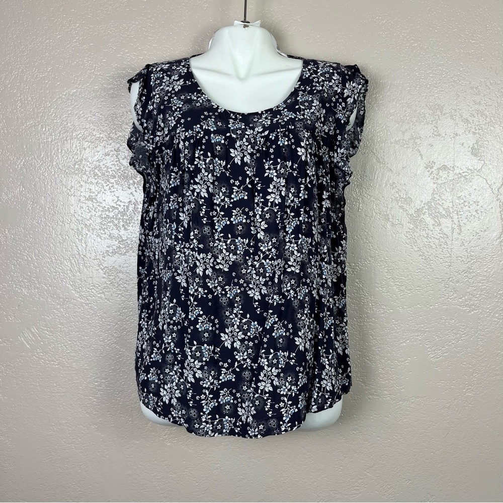 5 for‎ $30 Cupio women sleeveless navy blue white floral blouse size M